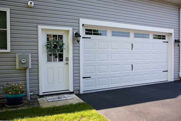 24/7 Emergency Garage Door Panel Replacement experts in Williamstown, PA